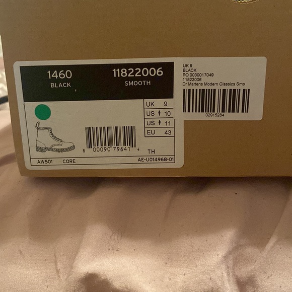 Dr. Marten Women’s 11 Men’s 9 1460 Black Boots - Picture 4 of 4